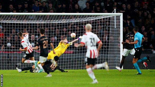 PSV Eindhoven vs Arsenal (23:45 &#8211; 27/10) | Xem lại trận đấu