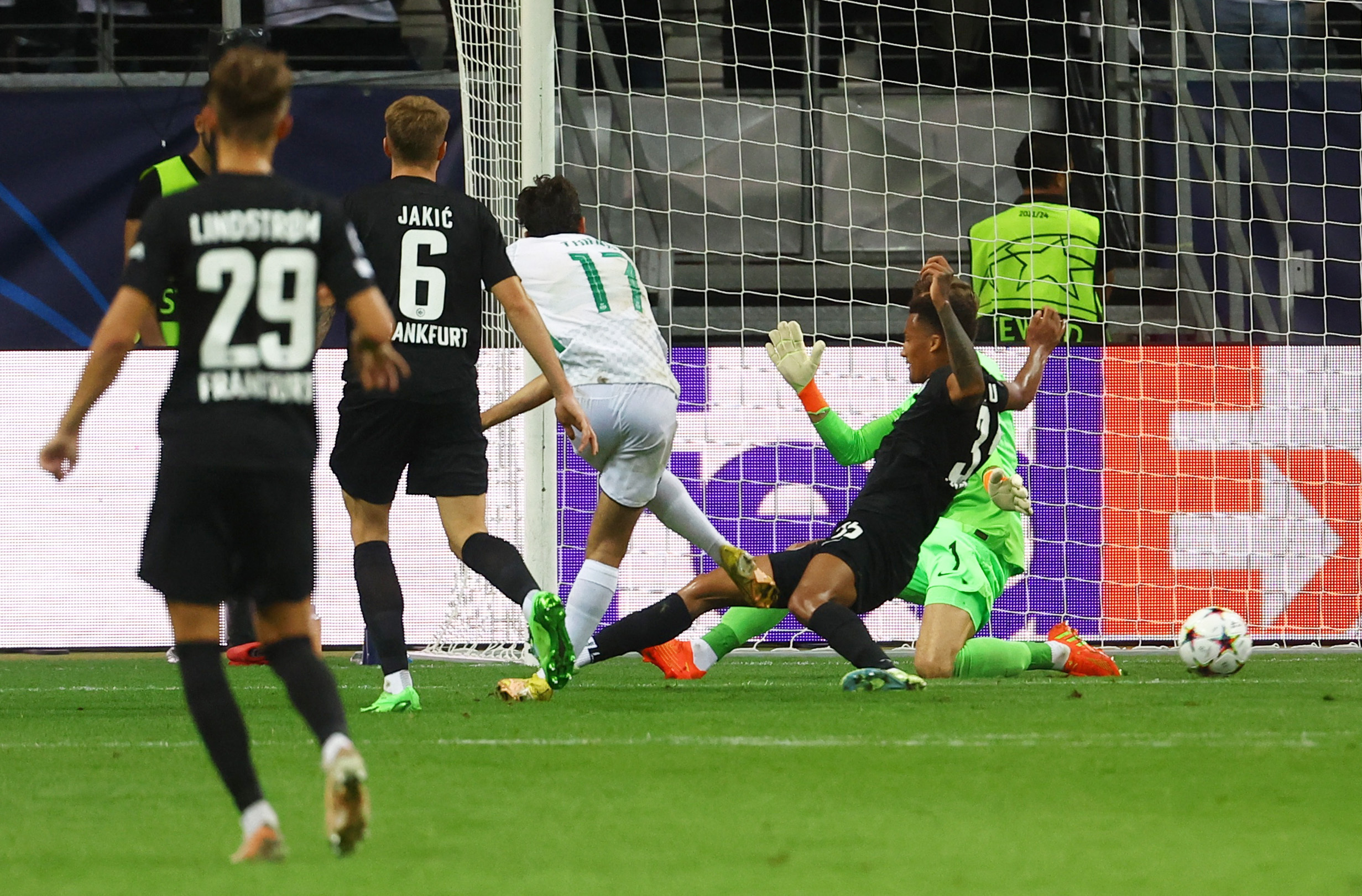 Sporting CP vs E. Frankfurt (03:00 &#8211; 02/11) | Xem lại trận đấu