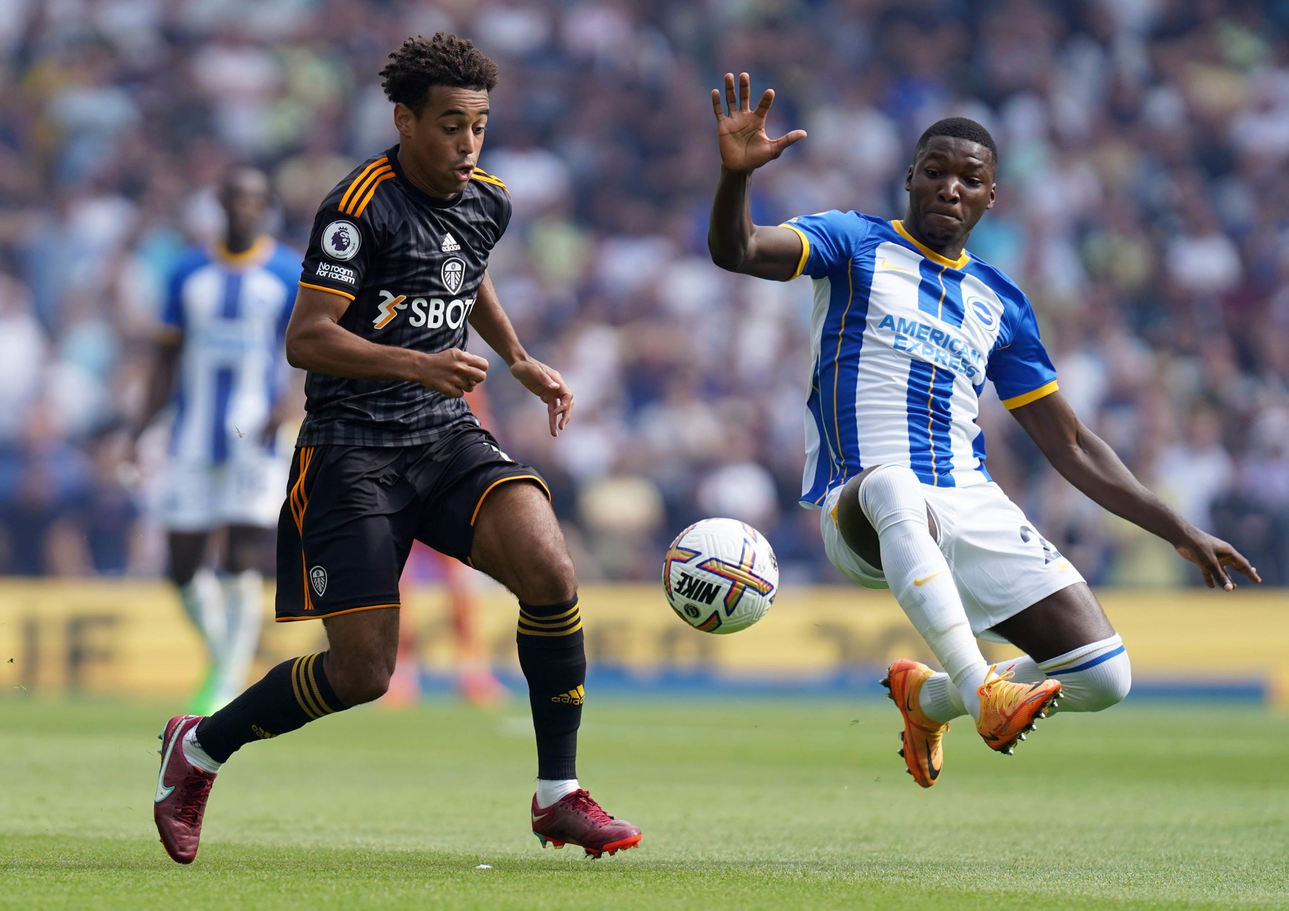 Leeds United vs Brighton (22:00 &#8211; 11/03) | Xem lại trận đấu