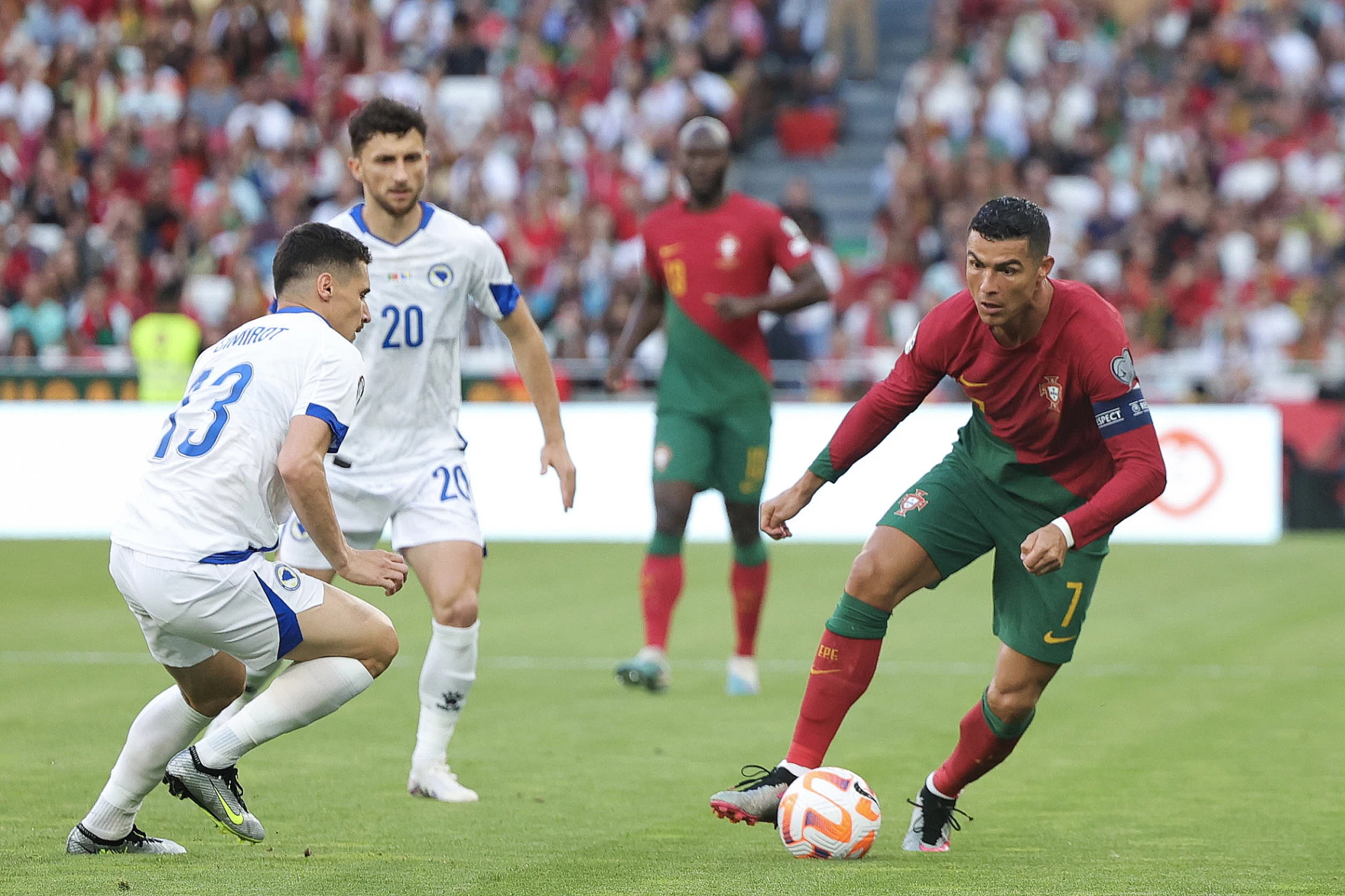 Bosnia-Herzegovina vs Bồ Đào Nha (01:45 &#8211; 17/10) | Xem lại trận đấu
