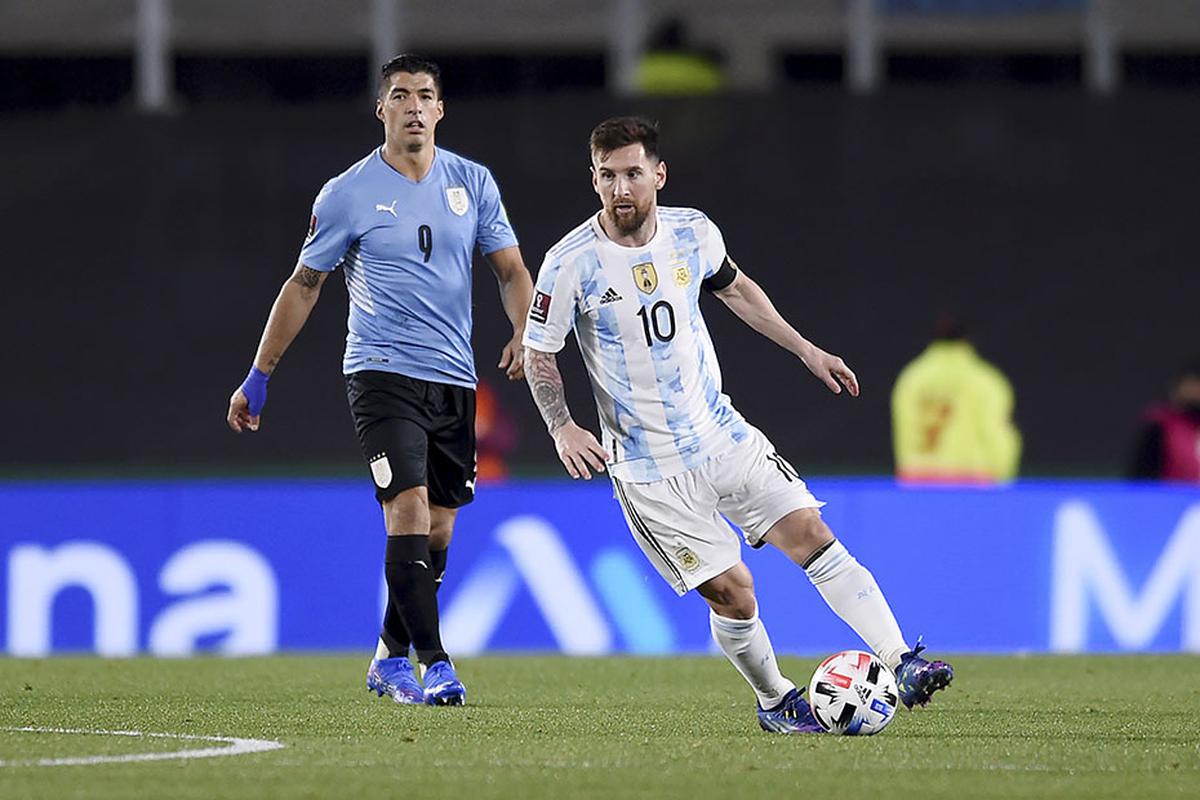 Argentina vs Uruguay (07:00 &#8211; 17/11) | Xem lại trận đấu