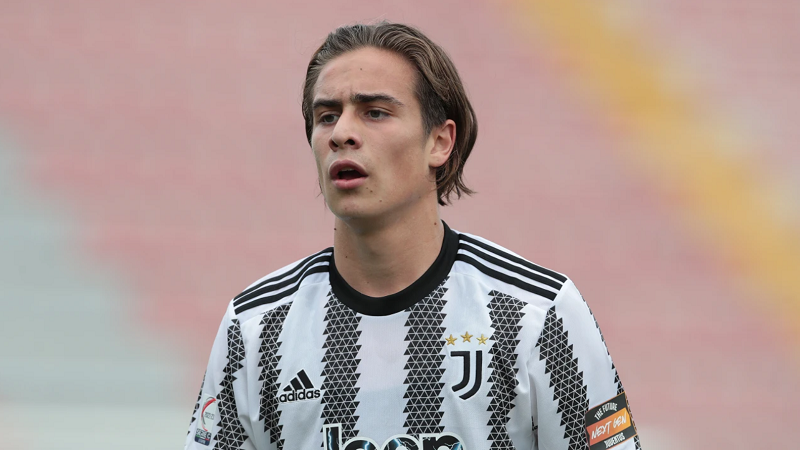 Arsenal và Chelsea hụt mục tiêu Kenan Yildiz