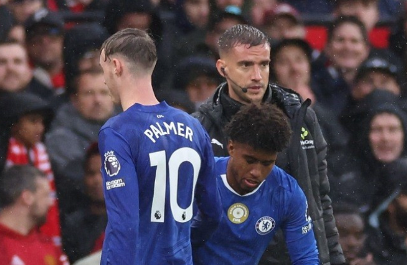Chelsea bị chê trách vì khả năng phòng ngự trên không quá kém