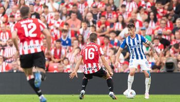 Alavés vs Sevilla (23:30 – 20/09) | Xem lại trận đấu