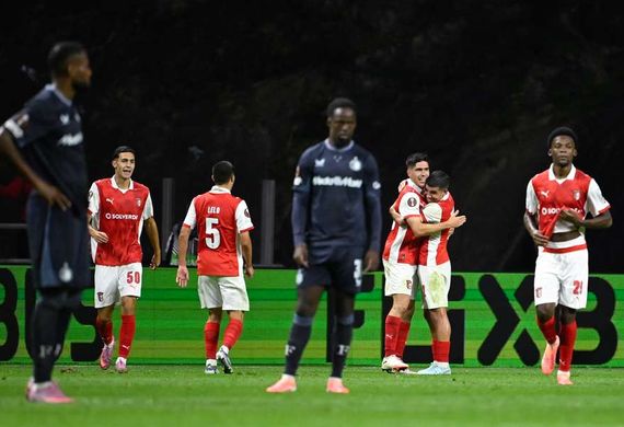 Nhận định soi kèo Feyenoord vs Aston Villa lúc 2h00 ngày 3/10/2025