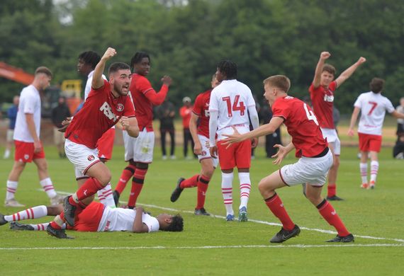 Nhận định soi kèo Barnsley vs Fleetwood lúc 1h45 ngày 14/8/2025