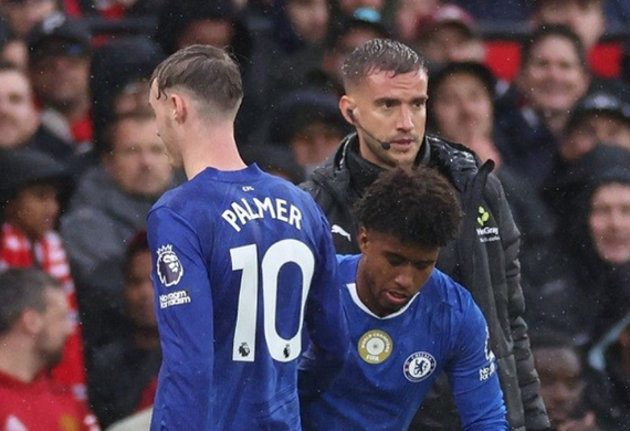 Chelsea lập hai kỷ lục đáng quên