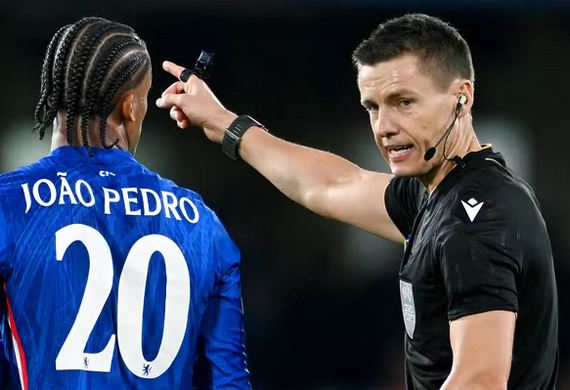 Chelsea thắng sát nút, Mourinho cay đắng trong ngày trở lại Stamford Bridge