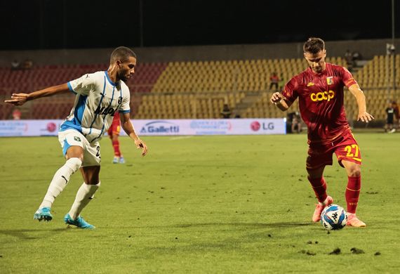 Nhận định soi kèo Sassuolo vs Catanzaro lúc 23h30 ngày 15/8/2025