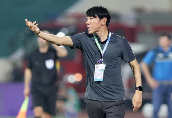 HLV Shin Tae Yong khẳng định muốn trở lại, quan chức bóng đá Indo lên tiếng