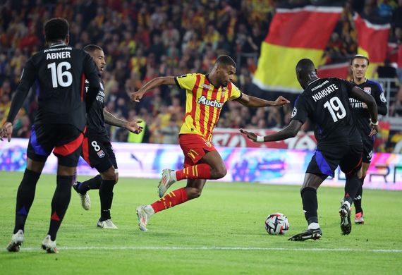 Nhận định soi kèo Lens vs Lyon lúc 22h00 ngày 16/8/2025