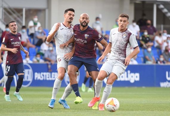 Nhận định soi kèo Huesca vs Eibar lúc 00h30 ngày 2/9/2025