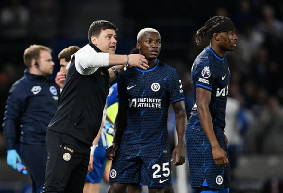Dortmund nối lại thương vụ Chukwuemeka, Chelsea ra điều kiện dứt khoát